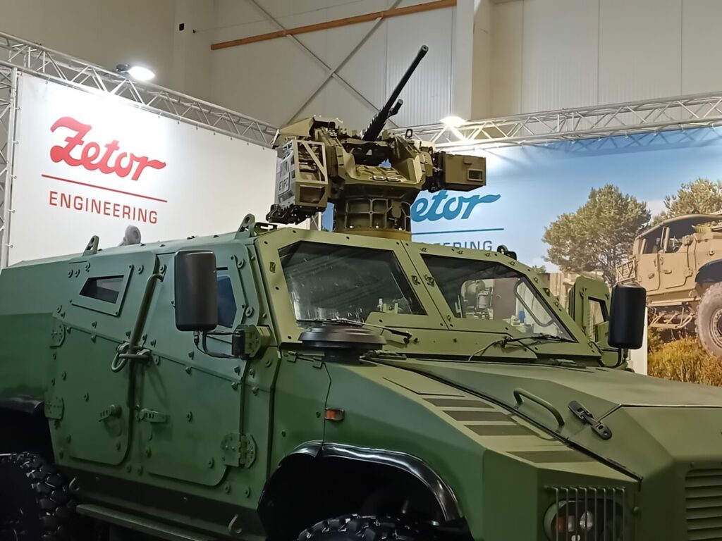 Ozbrojený transportér Zetor Gerlach 4x4 so zbraňovou stanicou Gladius od EVPÚ a.s. na veľtrhu IDEB 2026
