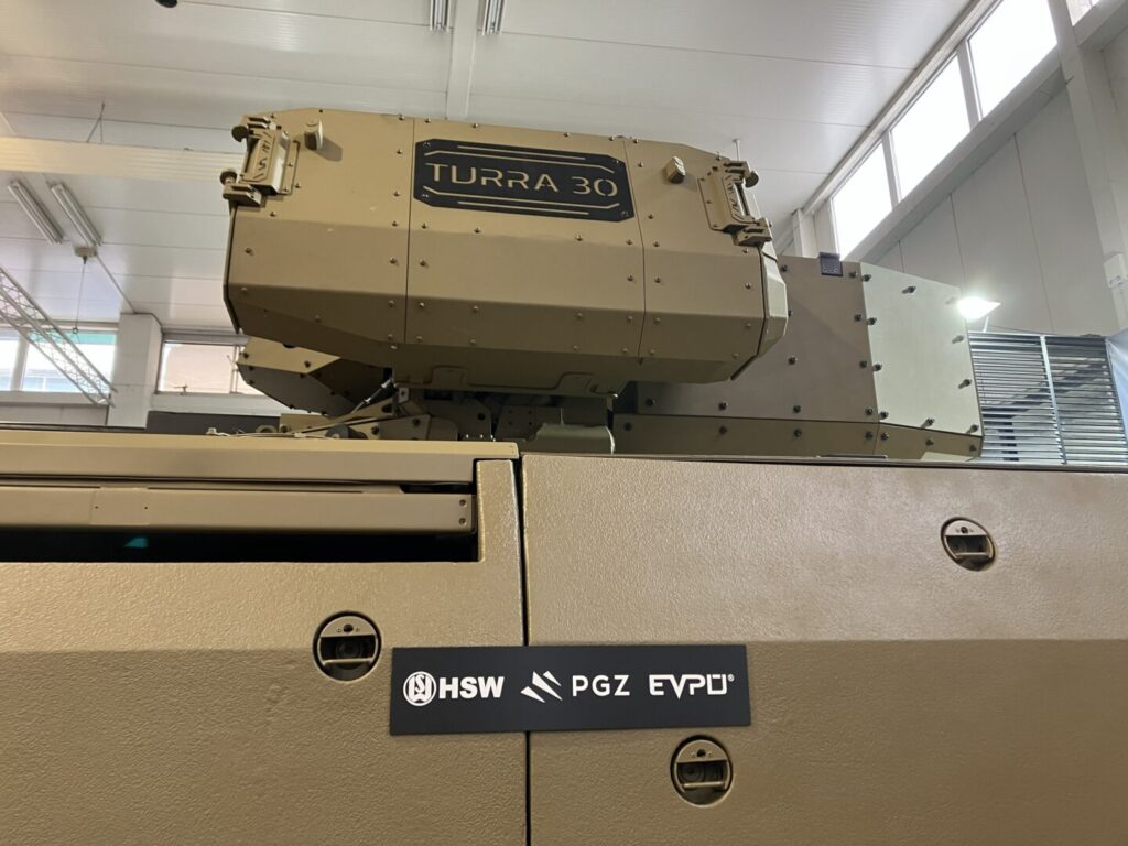 Prezentácia veže TURRA 30 od EVPÚ a.s. na vozidle Borsuk na IDEB 2026